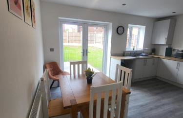 Modern 3-Bed House in Rotherham, WiFi, Garden & Free Parking - Foto 18