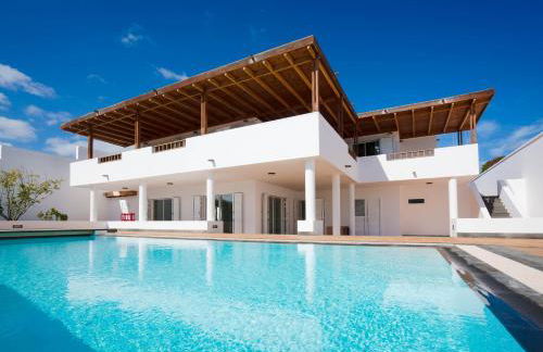 Villa Dedalos - Spacious luxury Villa with heated pool in Puerto Calero - Foto 49