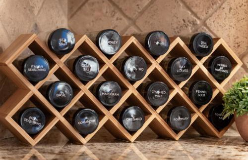 Fire Pit Getaway Shops and Dining 70in TV - Foto 18