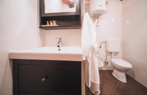 Stunning Apartment In Oprtalj With Wifi - Foto 10