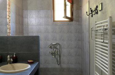 Kyparissi Guest House - Photo 8
