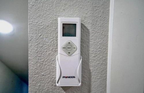 Boho Revival Modern Glam with AC in Downtown Albany - Foto 44