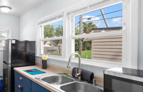 Cozy Bungalow 10 Min to DTWN CLE - Foto 31