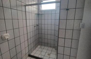 Novidade na Enseada Azul! Apto com churrasqueira, área gourmet e Ar condicionado a 150m da praia - Foto 10