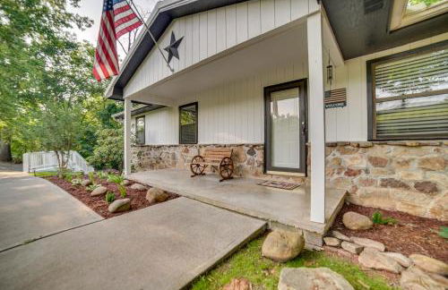 Kodak Getaway with Covered Decks and Game Room! - Foto 24