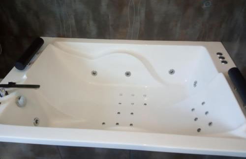 Villa Madodos con piscina privada, jacuzzi, barbacoa y chimenea - Foto 18