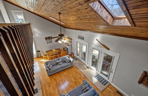 Little blue house on the lake - Photo 36