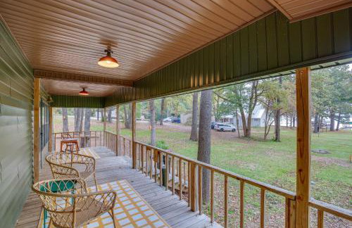 Lakefront Frankston Cabin with Dock and Fire Pit! - Foto 21