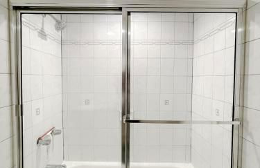 *WEHO/Beverly Hills* Luxury 2BD/2.5BA + Balconies - Photo 37