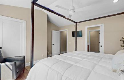 Luxe by the Lake - Pool Access - Photo 43