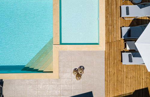 Evilio Suites, Inspired Family Retreat with Pool, Βy ThinkVilla - Foto 9