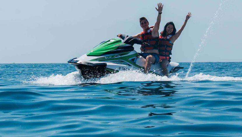 Ruta en moto de agua por Salou