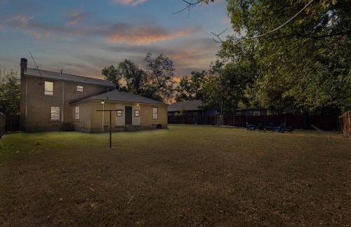 Spacious 5BR Group Retreat Near Fair Park Downtown - Foto 12