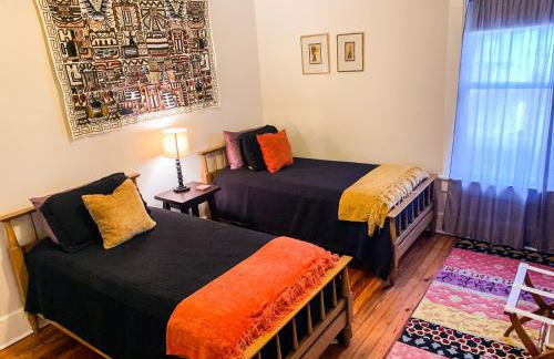 East Nashville upstairs apartment, one queen BR, 2 twin BR,1bath in Five Points, close to downtown - Foto 2