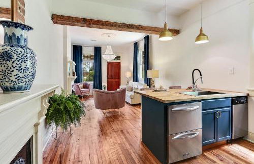 Elegant Renovated House With Relaxing Courtyard - Near FQ - Foto 14