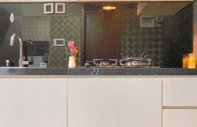 Homey And Cozy Living Studio At West Vista Apartment - Photo 6