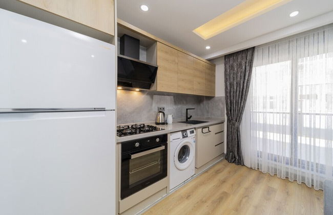 Chic Flat With Central Location in Muratpasa - Photo 6