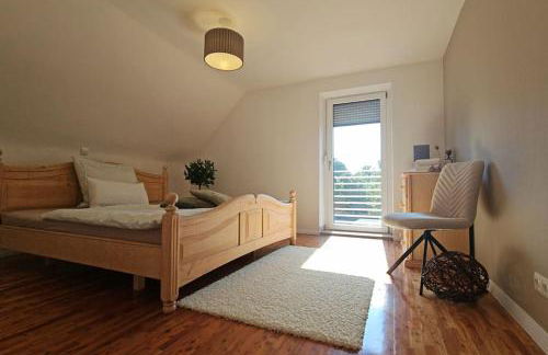 Moderne 70qm OG Wohnung nahe Würzburg, DAA, A3, A7, A81 in Fuchsstadt - Foto 1