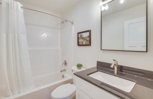 Ultimate Outdoor Getaway Near Fishing at Cow Creek - Foto 10