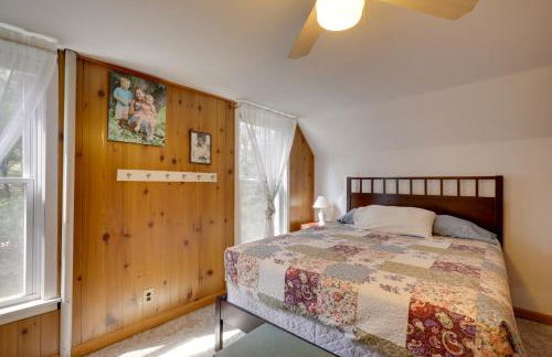 Dock and Views Lakefront Family Home in Conover! - Foto 26