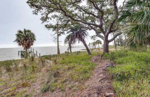 Steps to Beach Carrabelle Family Home with Patio! - Foto 34