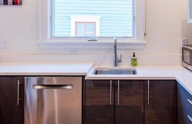 Downton Annie Apartment One 2BD 1BA Parking - Foto 16