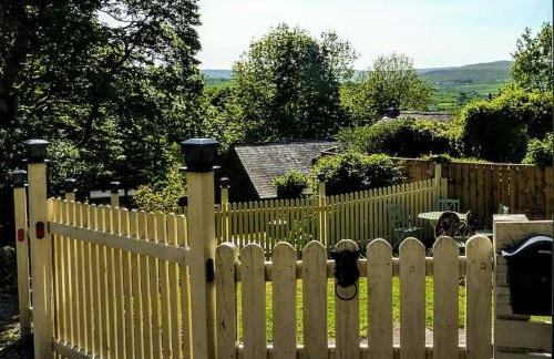Butterfly Lodge quirky rural home stunning views - Photo 7