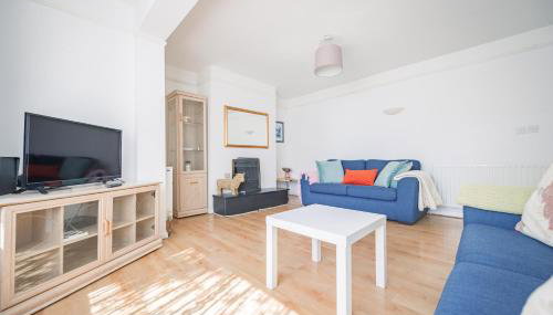 Cambridge North 3 Bedroom Family Home, Spacious Garden, BBQ & Parking - Foto 2