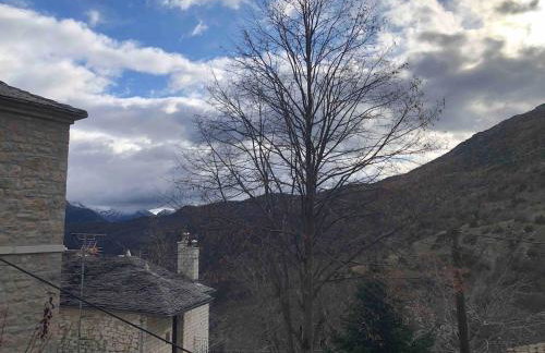 The Mountain House -mountain getaway - Photo 49