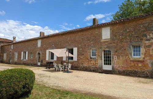 Gîte charmant au cœur d'un château historique avec parc, proche de Cognac, idéal famille et nature - FR-1-653-167 - Foto 7