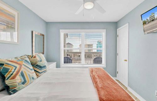 3BR Condo Gulf Views with Pool, Boat Launch and Dock - Photo 14