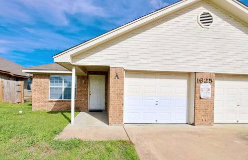 3-Bedroom Duplex 1 Car Garage in Harker Heights - Photo 8