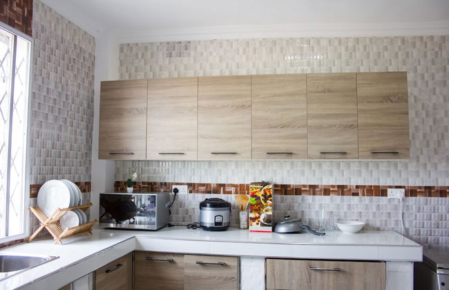 EmpireLux Middle Floor - Photo 6