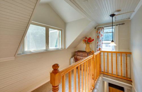 Historic Mapleton Cottage with River Views and Hot Tub - Foto 10