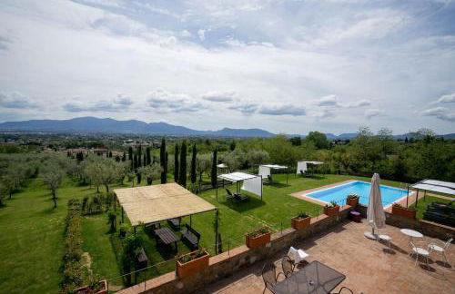 Casale rinnovato immerso nella campagna con splendida piscina privata - Foto 47