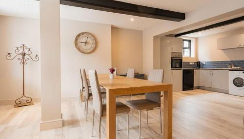 Stylish & modern terraced home Sleeps up to 11 - Foto 2