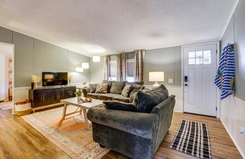 6 Mi to State Harbor! Stylish Port Austin Home - Foto 1