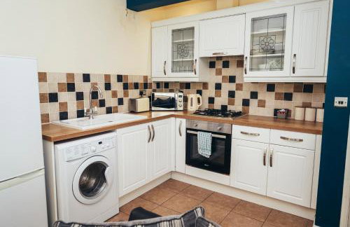 Large Apartments next to East Midlands Airport with Free Gated Parking! - Photo 22