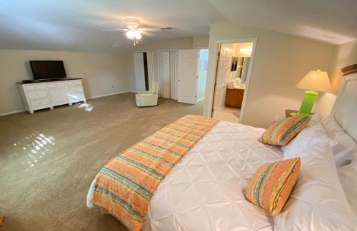 Spacious Family Escape 2 Masters Pool Hot Tub Pool Table & BBQ - 2 Miles Disney - Foto 19