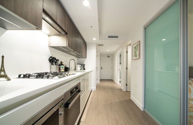 Charming Oasis Close to Airport & Downtown - Photo 24