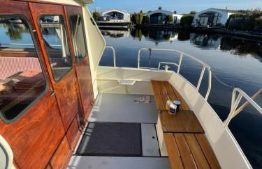 Süsses Motorboot - Bremen Überseestadt - Foto 26