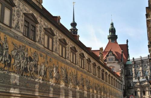 Pillnitz Castle View - Photo 19
