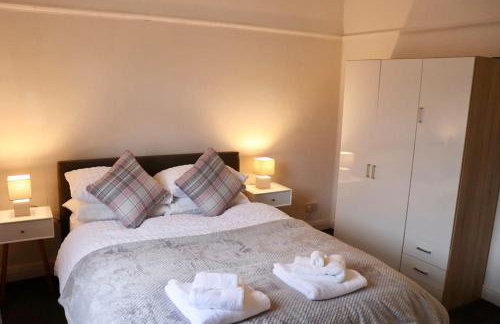 Entire Family Vacation Home . WiFi . FREE Parking - Foto 1