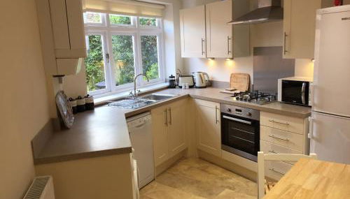 Town Centre Apartment Perfect Location with on-street parking - Foto 4