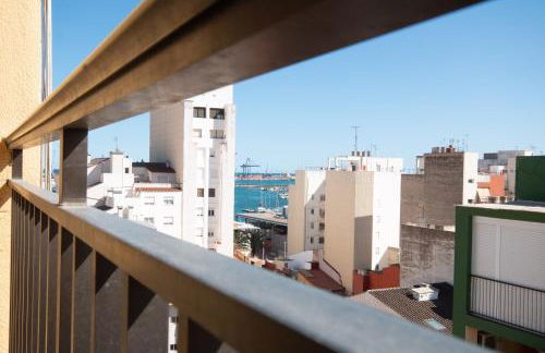 Apartamento nuevo en el Puerto a 10 min de la playa con balcón - Photo 11