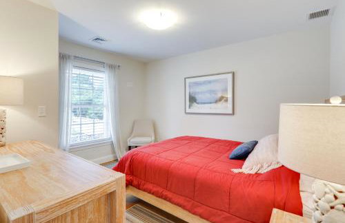 Walk to Pawcatuck River Family-Friendly Home! - Foto 16