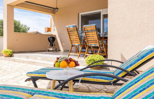 Villa Sunny Olive - Photo 36