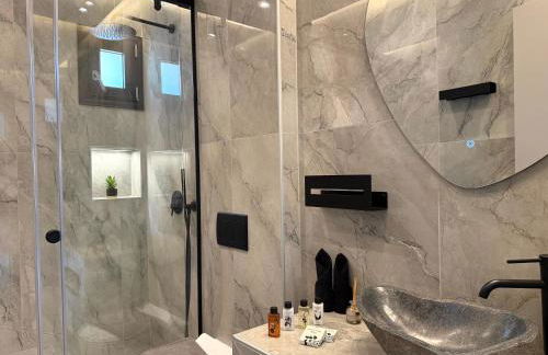 Celeste Luxury Villas - Photo 22