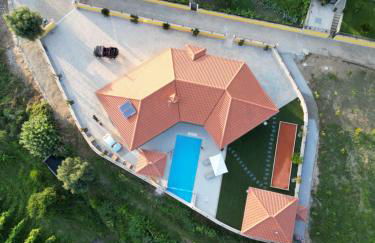 Villa BASTO - Foto 1