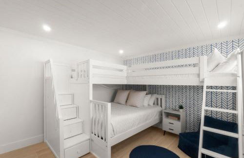 Serenity Shores Renovated Top Floor Condo w Stunning Ocean Views - Foto 25